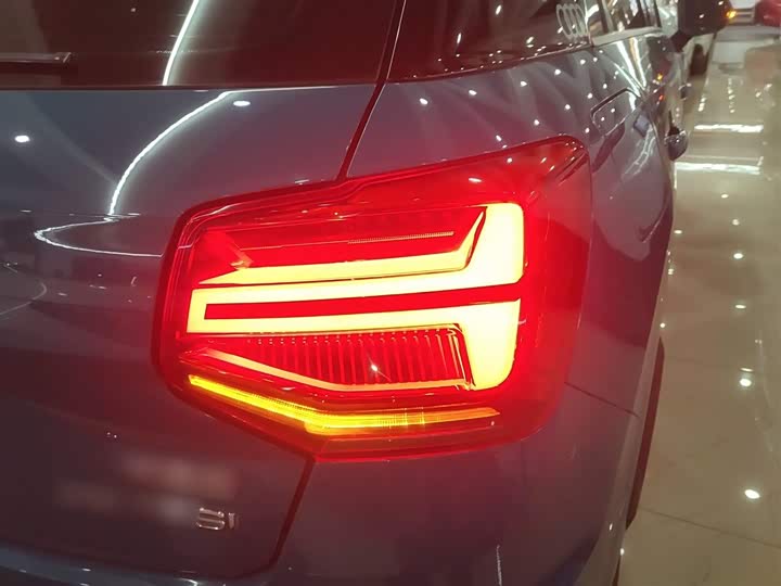 Фото 8 - Audi Q2L