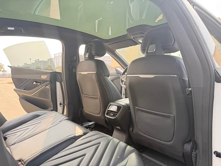 Фото 9 - Changan Deepal SL03