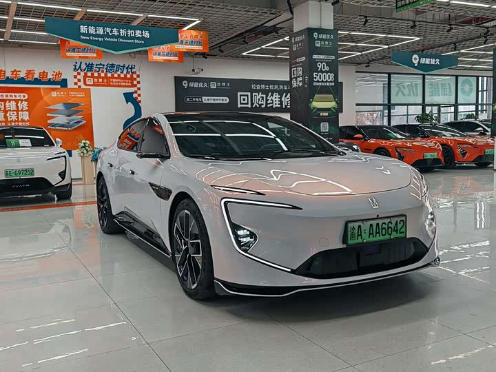 Фото 3 - Avatr 12