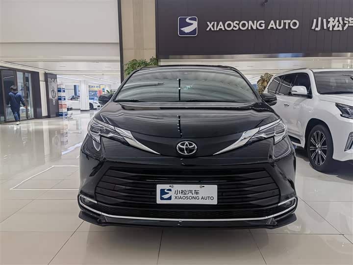 Фото 2 - Toyota Sienna