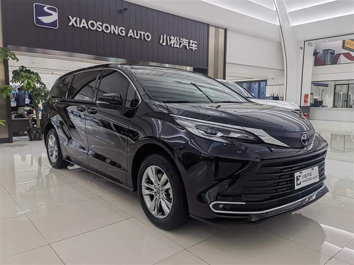 Фото 3 - Toyota Sienna