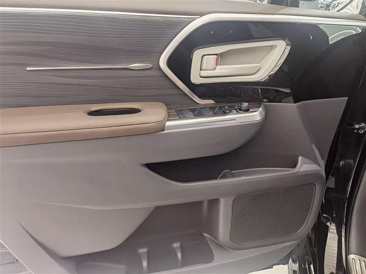 Фото 6 - Toyota Sienna