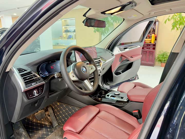 Фото 4 - BMW iX3