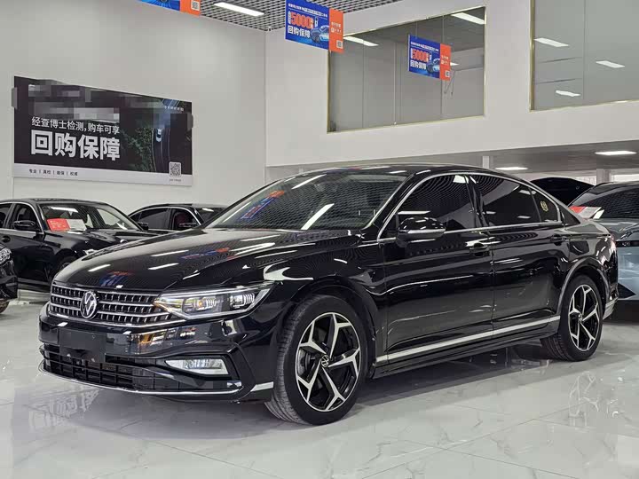 Фото 1 - Volkswagen Magotan