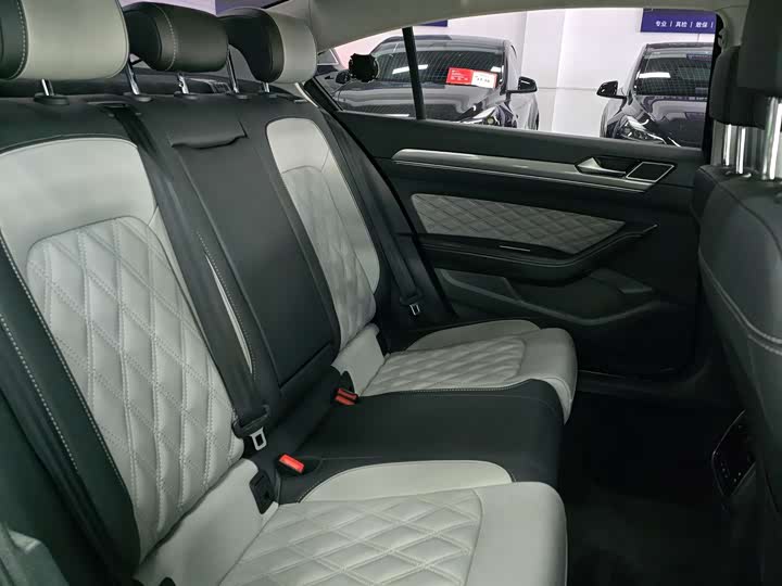 Фото 7 - Volkswagen Magotan