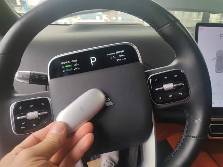 Фото 9 - LiXiang L8