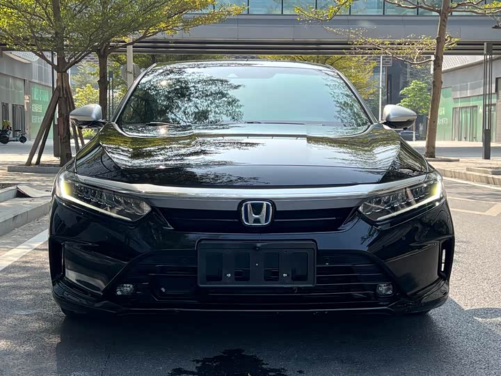 Фото 2 - Honda Inspire