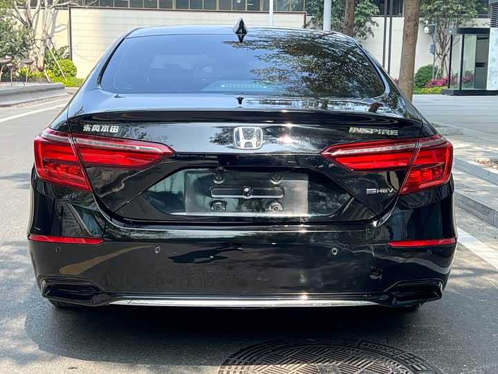 Фото 5 - Honda Inspire