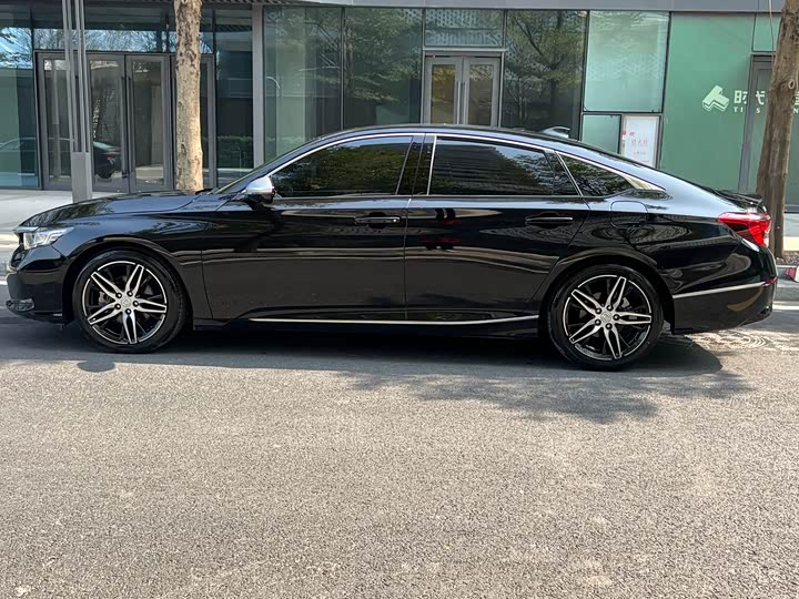 Фото 7 - Honda Inspire