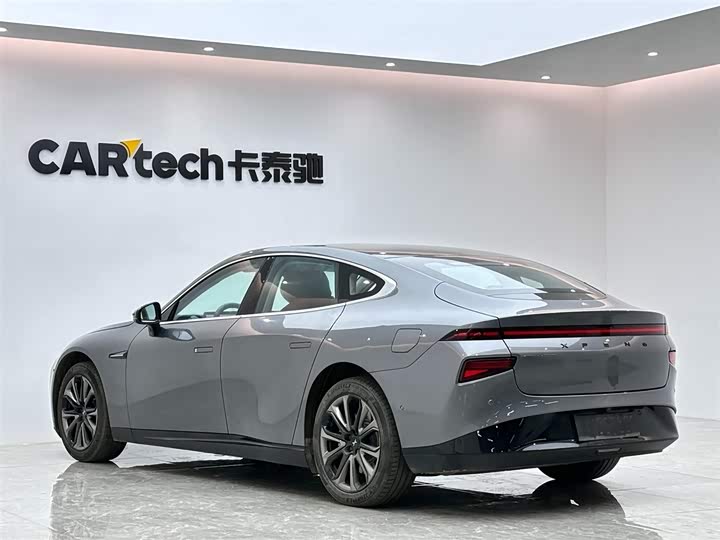 Фото 3 - XPeng P7