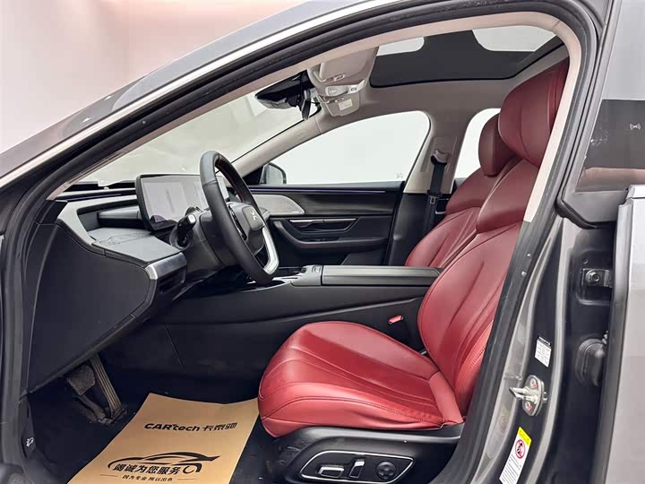 Фото 8 - XPeng P7