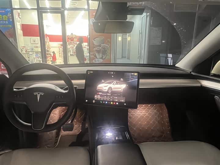 Фото 4 - Tesla Model Y