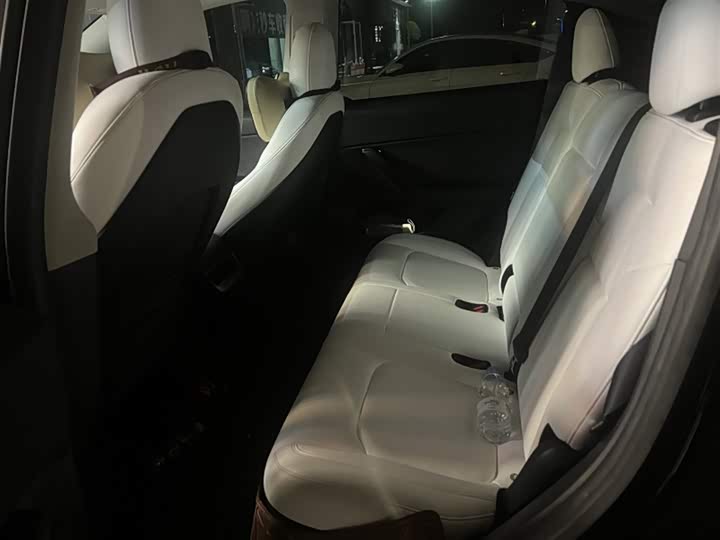 Фото 6 - Tesla Model Y