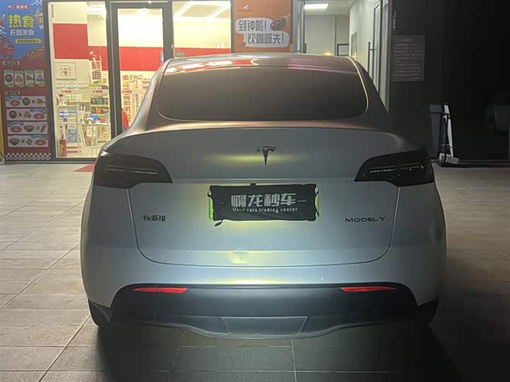 Фото 8 - Tesla Model Y