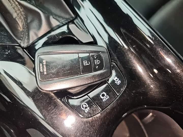 Фото 9 - Toyota Izoa