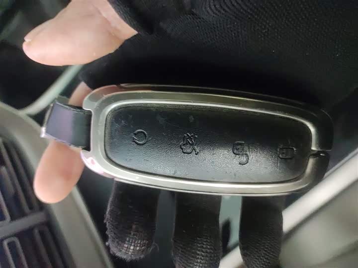 Фото 9 - Denza D9