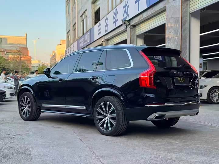 Фото 7 - Volvo XC90