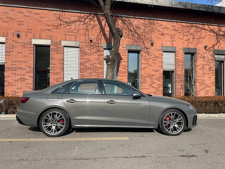 Фото 3 - Audi S4