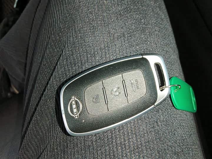 Фото 9 - Nissan Teana