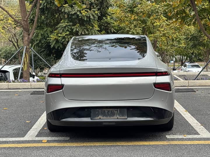 Фото 8 - XPeng P7