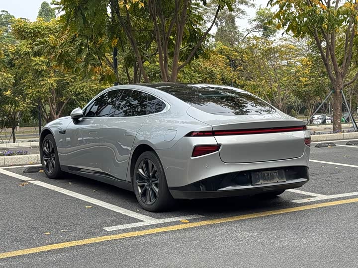 Фото 9 - XPeng P7