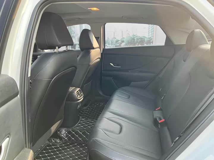 Фото 5 - Hyundai Elantra N line