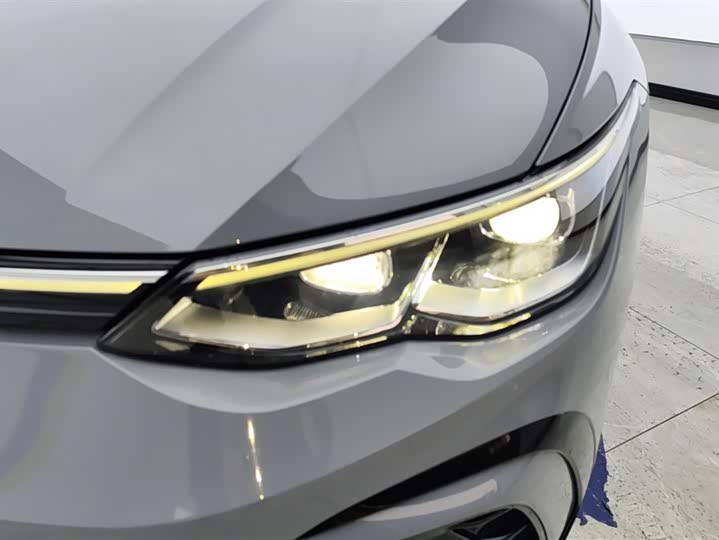 Фото 5 - Volkswagen Golf