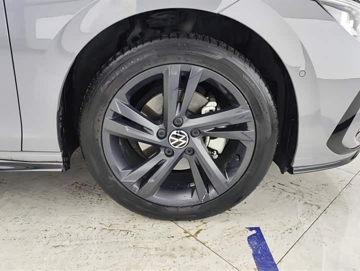 Фото 6 - Volkswagen Golf