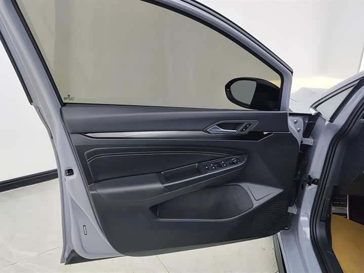 Фото 7 - Volkswagen Golf