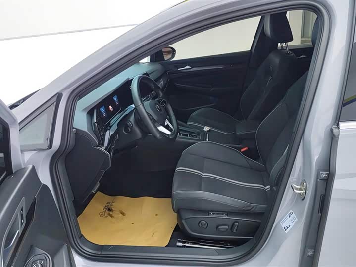 Фото 9 - Volkswagen Golf