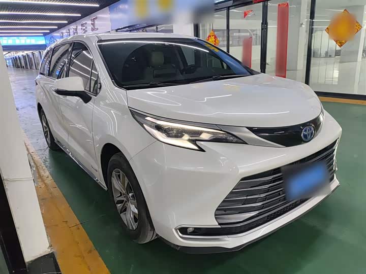 Фото 4 - Toyota Sienna