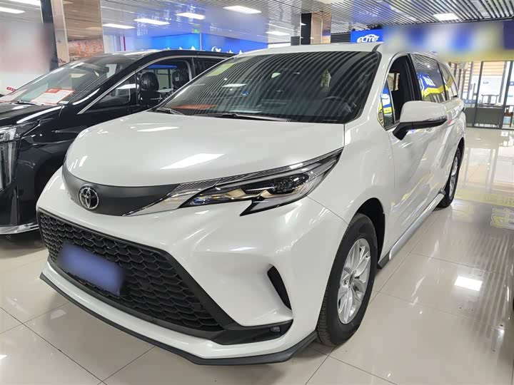 Фото 2 - Toyota Granvia