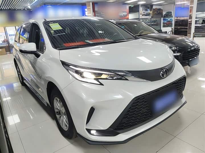 Фото 4 - Toyota Granvia