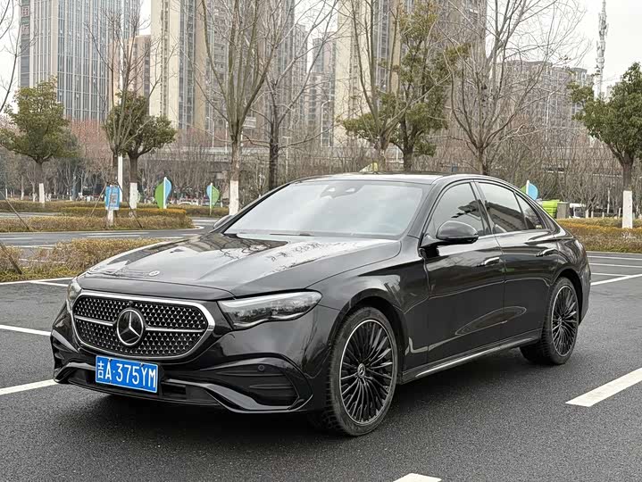 Фото 1 - Mercedes-Benz E-Class