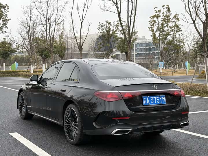 Фото 6 - Mercedes-Benz E-Class
