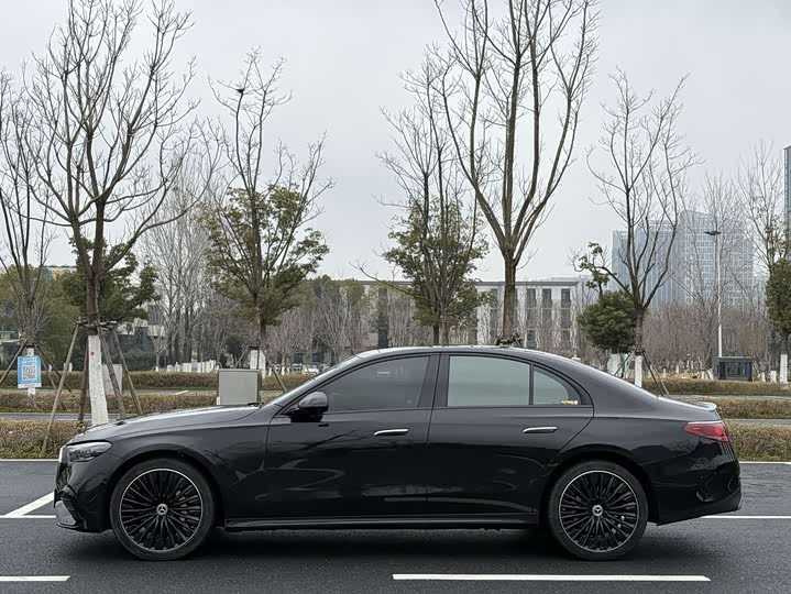 Фото 7 - Mercedes-Benz E-Class