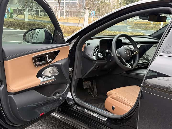 Фото 8 - Mercedes-Benz E-Class