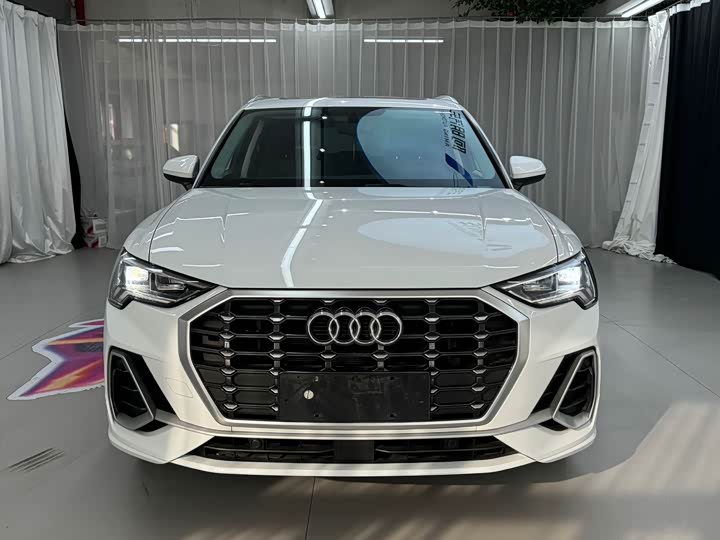 Фото 2 - Audi Q3
