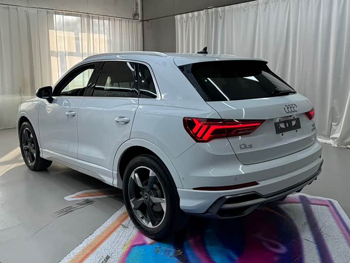 Фото 4 - Audi Q3