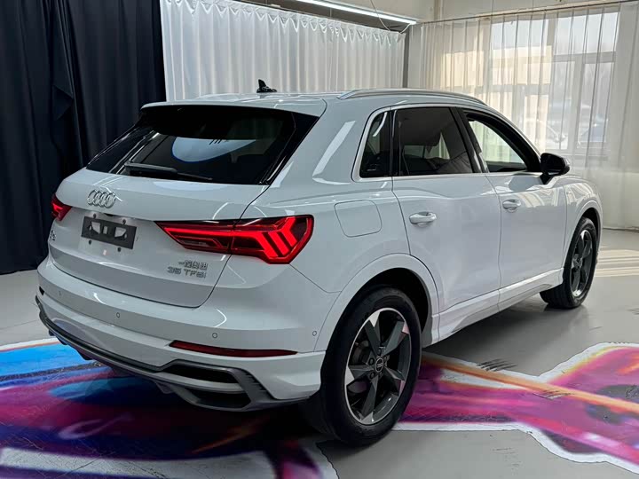 Фото 6 - Audi Q3