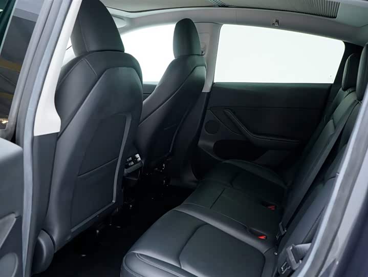 Фото 6 - Tesla Model Y