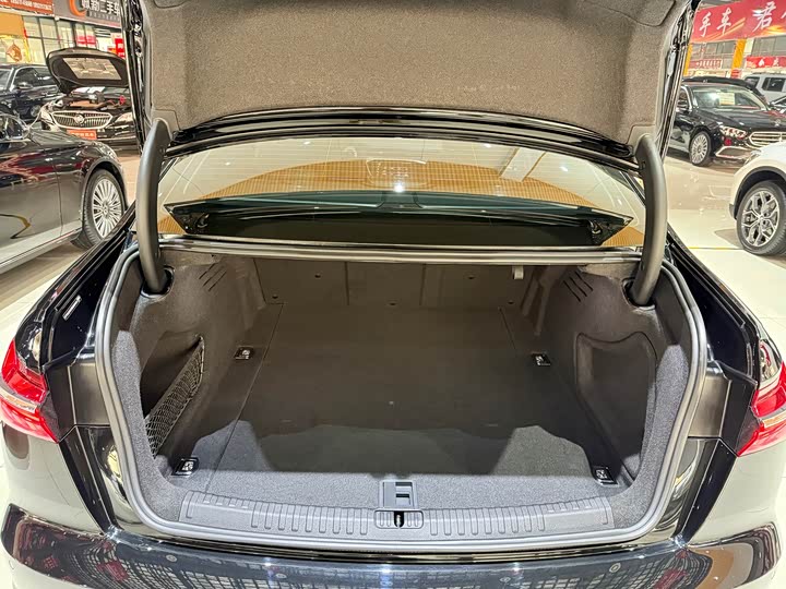 Фото 9 - Audi A6L