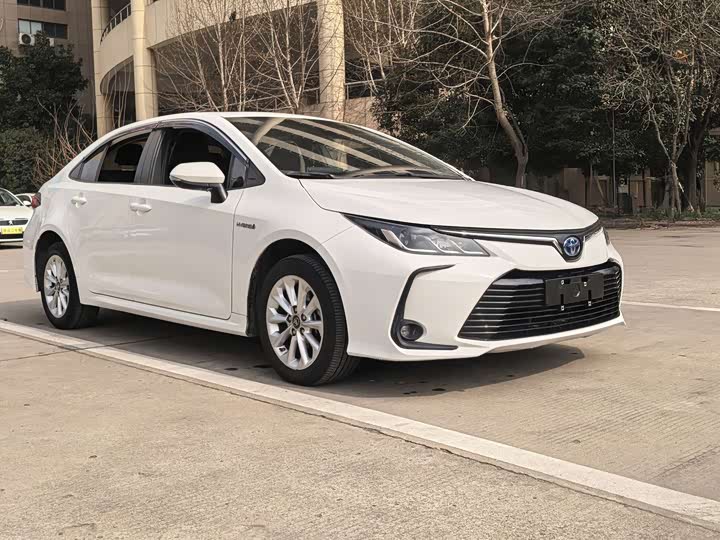 Фото 3 - Toyota Corolla