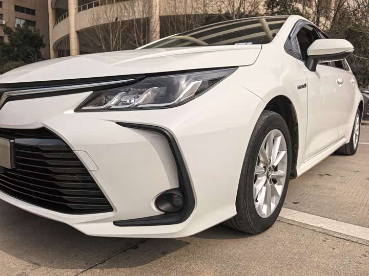 Фото 4 - Toyota Corolla