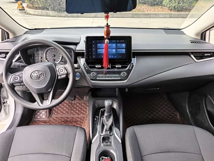 Фото 6 - Toyota Corolla