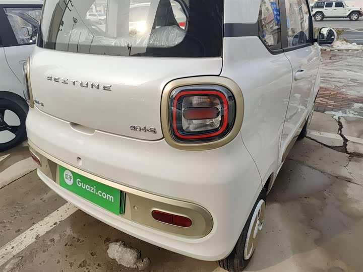 Фото 8 - Bestune Pony