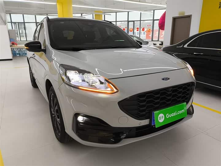 Фото 4 - Ford Escape