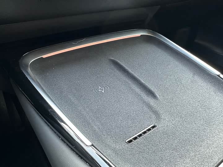 Фото 9 - Changan Deepal SL03