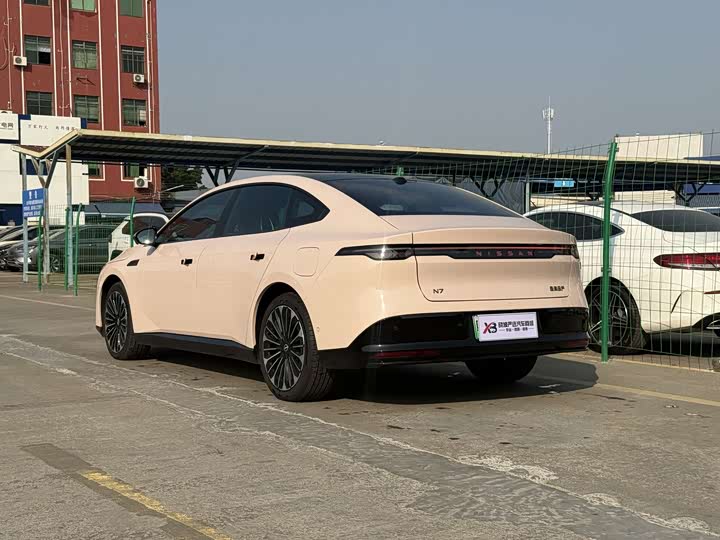 Фото 8 - Nissan N7