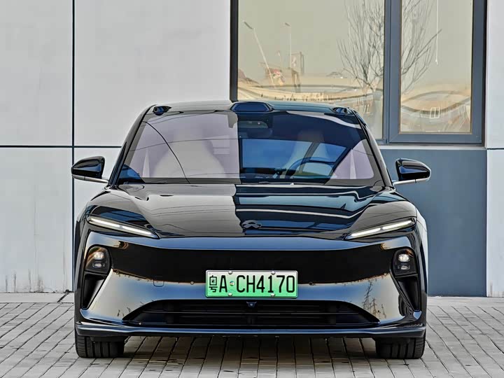 Фото 2 - Nio ET5T